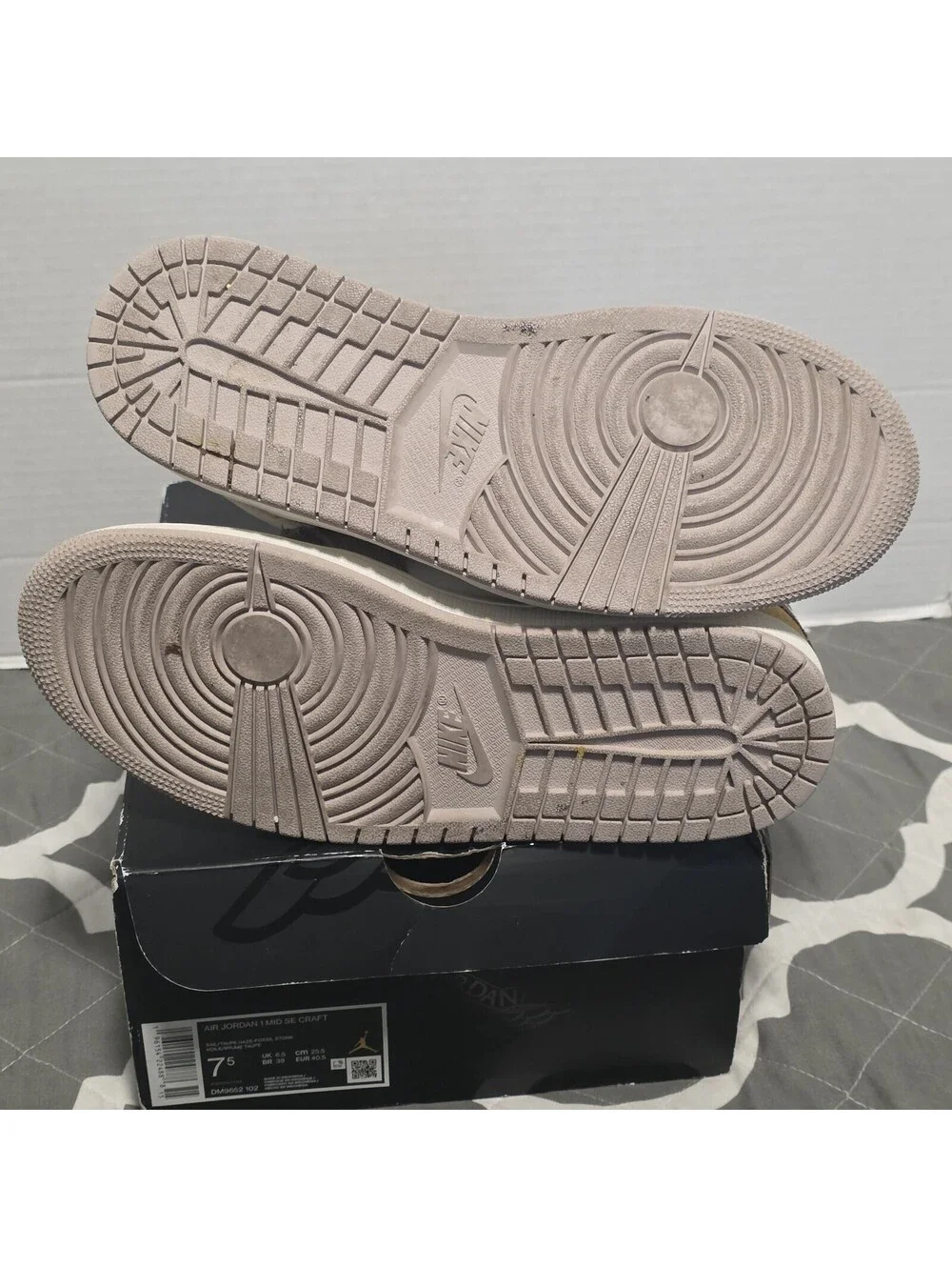 Air Jordan 1 Mid SE Craft Inside Out Taupe Haze Men's Size 7.5